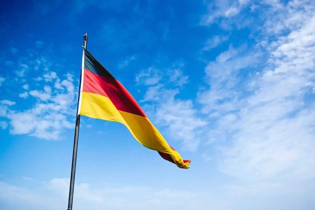 Deutsche Flagge, das Verarbeitungsverzeichnis muss ggf. in Deutsch verfasst werden.